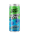 Hart-Sport Electrolytes Multifruit: tölkki Hart Sport Electrolyte -kuohuvaa juomaa, sokeriton multifruit-maku, eloisin sinisin ja vihrein kuplakuvioin sekä mustikkakuvituksin etiketissä; 330 ml:n alumiinitölkki on sylinterimäinen kiiltäväpinnalla; etiketissä selkeä lohkotypografia tuotenimelle ja tiedoille; tausta on valkoinen, kuva suoraan edestä, ei ihmisiä tai käsiä näkyvissä.