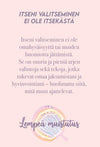 Hidasta Elämää Lempeästi itseni puolella -kortit: pastellinpinkki ja -violetti grafiikka suomenkielisellä tekstillä itsestä huolehtimisesta, rohkaisten valitsemaan itsensä ilman syyllisyyttä; alaosassa täytetty violetti pilvimuoto sanoin "Lempeä muistus" pyöreällä groteskikirjasimella; tausta on tasainen pastellinpinkki ilman muita esineitä tai ihmisiä näkyvissä.