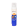 Kerbi Aurinkovoide Lapsille SPF 50; pullo Kerbi SPF 50 -aurinkovoidetta vauvoille ja lapsille, valkoinen yläosa ja sininen etiketti, sisältää sinkkioksidisuojaa, oranssit aurinkosäteet ja ranskankielistä tuotetietoa; muovipullo lieriömäinen mattapinnalla; pääväreinä sininen ja valkoinen, oranssein graafisin elementein; etiketin kirjasin lihavoitua groteskia tummansinisenä ja oranssina; tausta tasainen valkoinen; ei ihmisiä tai käsiä; tavanomainen tuotekuva silmien tasolta.