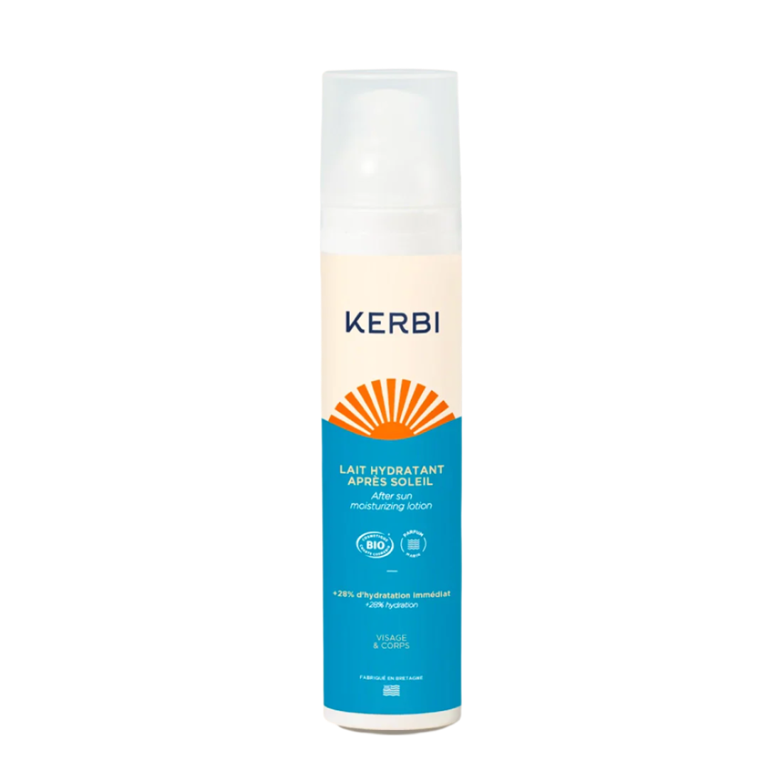 Kerbi After Sun Voide; pullo KERBI After Sun Moisturizing Lotion -tuotetta sinisellä ja kermanvärisellä etiketillä, oranssi auringonsädekuvio ja kaksikielinen ranskan- ja englanninkielinen teksti, pystyssä vaalealla tasaisella taustalla; pullo lieriömäistä muovia mattapinnalla; brändinimen typografia lihavoitua groteskia, muu tieto pienemmällä groteskilla; ei ihmisiä tai rekvisiittaa näkyvissä.