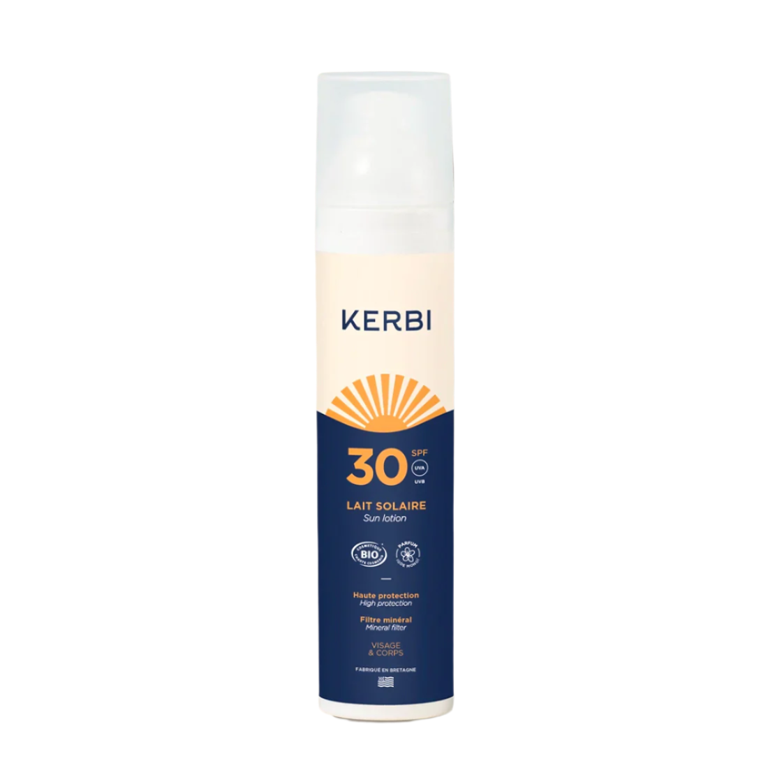 Kerbi Aurinkovoide SPF 30; pullo Kerbi SPF 30 Sun Lotion -tuotetta valkoisella lieriömäisellä korkilla ja tummansinisellä alaosalla kiiltävästä muovista; etusivun etiketissä keltainen aurinkokuvake ja lihavoitua groteskitekstiä, jossa mainitaan SPF 30, korkea suoja, käyttö kasvoille ja vartalolle; teksti sisältää brändinimen Kerbi; ei ihmisiä tai käsiä näkyvissä; tausta tasainen; keskikokoinen lähikuva.
