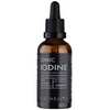 Kiki Health Ionisoitu Jodi; ruskea lasinen tippapullo tekstillä ”Ionic Iodine Liquid Concentrate, 50 ml”, valmistaja Kiki Health; etiketissä mainittu erittäin hyvin imeytyvä ravintolisä mineraalitippana, joka tarjoaa ionista jodia nestemäisessä muodossa; lieriömäinen pullo mattamustalla kierrekorkilla ja sisäänrakennetulla pipetillä; etiketti valkoista versaalitekstiä mustaa taustaa vasten vihrein ja valkoisin tehostein; neutraali tausta, ei ihmisiä tai käsiä näkyvissä.