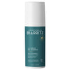 Laboratoires de Biarritz La Crème de Biarritz Face Cream: turkoosi-valkoinen 50 ml:n pullo, sylinterimäinen muoto, mattapinta ja läpinäkyvä korkki; etiketissä groteskitekstiä, tuote on 24 tunnin kosteusvoide, jossa hyaluronihappoa ja 100 % luonnollisen alkuperän ainesosia; tausta on valkoinen, ei ihmisiä tai käsiä kuvassa.