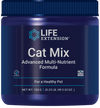 Life Extension Cat Mix; sininen sylinterinmuotoinen purkki mattapinnalla, muovinen kierrekorkki ja tuotetiedot valkoisella etiketillä; sinistä groteskitypografiaa etiketin pääosana; etiketissä kuvakkeita ja lihavoituja väittämiä gluteenittomuudesta, ei-GMO:sta sekä 100 g:n (3,52 oz) nettopainosta; ei ihmisiä tai käsiä näkyvissä, yksivärinen tausta, tuote kuvan keskellä; kyseessä on eläinten kehittynyt monivitamiinivalmiste.