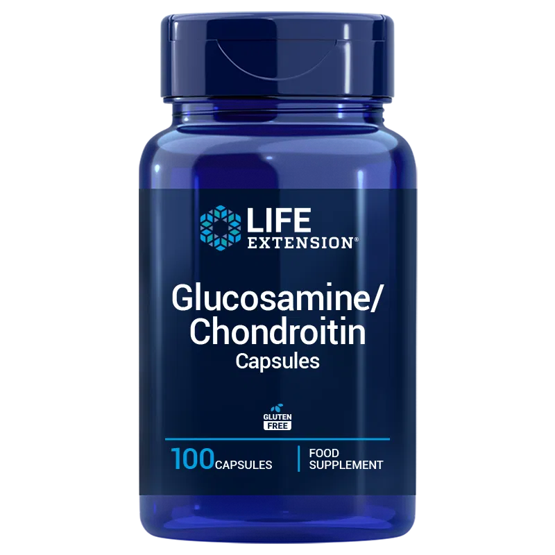 Life Extension Glucosamine/Chondroitin Capsules; sininen muovipullo kiiltäväpinnalla, sylinterinmuotoinen, suljettu yhteensopivalla sinisellä kierrekorkilla; valkoisessa etiketissä lukee lihavoidulla ja tavallisella groteskikirjasimella "Life Extension Glucosamine/Chondroitin Capsules, 100 gluteenitonta kapselia, nivelten tueksi tarkoitettu ravintolisä"; tuote seisoo yksin valkoisella taustalla, ei ihmisiä tai muita esineitä näkyvissä.
