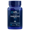 Life Extension Low Dose Vitamin K2; sininen muovipullo kierrekorkilla, kiiltäväpinta, sylinterinmuoto; päätiketissä sini-valkoinen tausta ja tummin kirjaimin teksti "Life Extension Low Dose Vitamin K2 (MK-7) 45 µg, Gluten Free, 90 Softgels", ravintolisä luuston ja veren hyytymisen tueksi; ei ihmisiä tai käsiä; valkoinen tausta, studiotuotekuva.