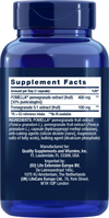 Life Extension Pomegranate Fruit Extract; sininen muovinen ravintolisäpullo sylinterimäinen kiiltäväpinnalla, valkoinen suorakulmainen etiketti; etikettityppografia siisti ja groteskinen mustalla tekstillä; etusivun etiketissä ravintosisältötaulukot, listaten POMELLA-granaattiomenauutteen (400 mg), granaattiomena 5:1 -uutteen (100 mg), muut ainesosat sekä valmistaja- ja jakelutiedot; pullo kuvattu valkoista taustaa vasten, ei ihmisiä eikä käsiä näkyvissä.