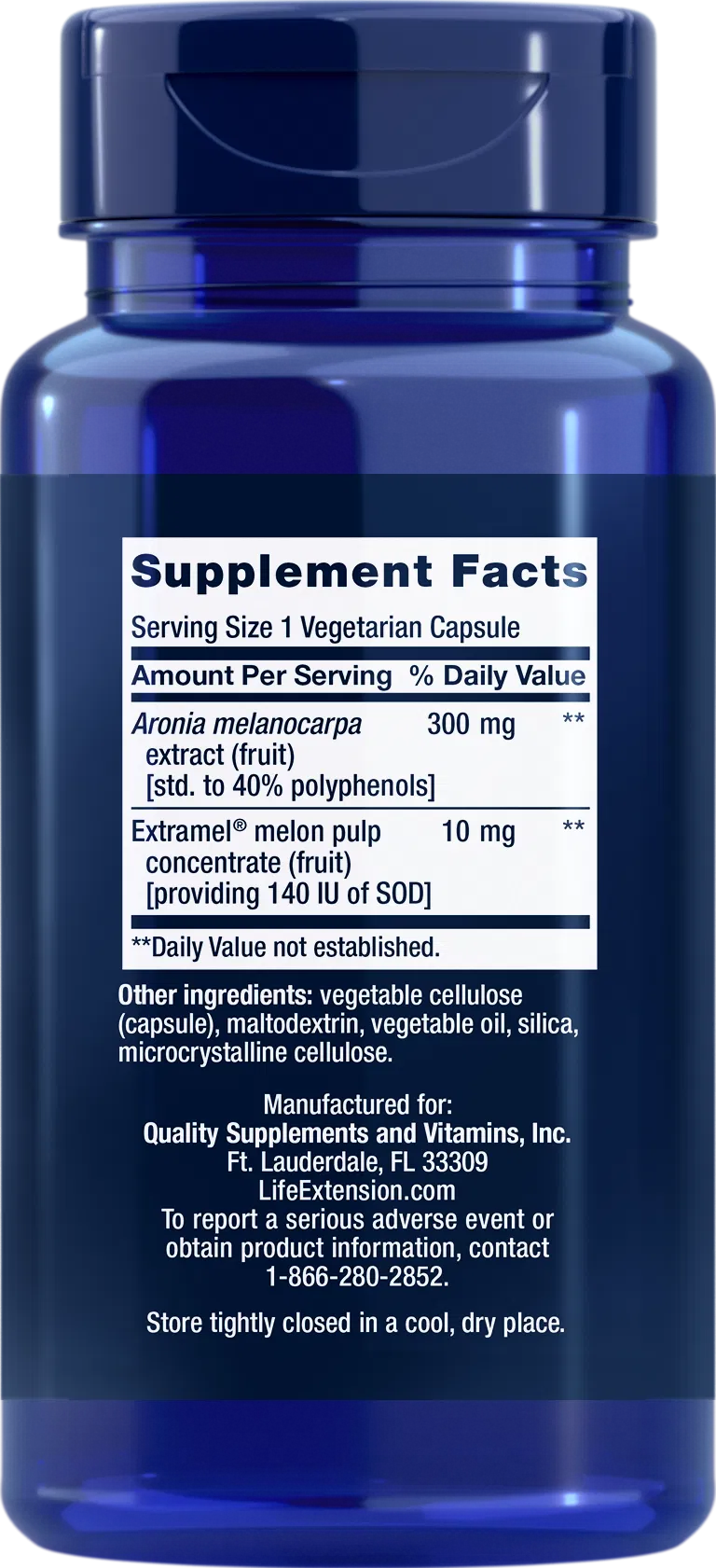 Life Extension SOD Booster; sininen ravintolisäpullo, valkoisessa etiketissä ravintosisältötiedot, mukaan lukien Aronia melanocarpa -uute ja Extramel-melonipulppukonsentraatti, sekä valmistajan yhteystiedot; pullo on sylinterinmuotoinen kierrekorkilla, muovipinta kiiltävä; etiketin teksti tavanomaista mustaa groteskia valkoisella pohjalla; ei ihmisiä tai käsiä näkyvissä; kuvattu yksivärisellä taustalla.