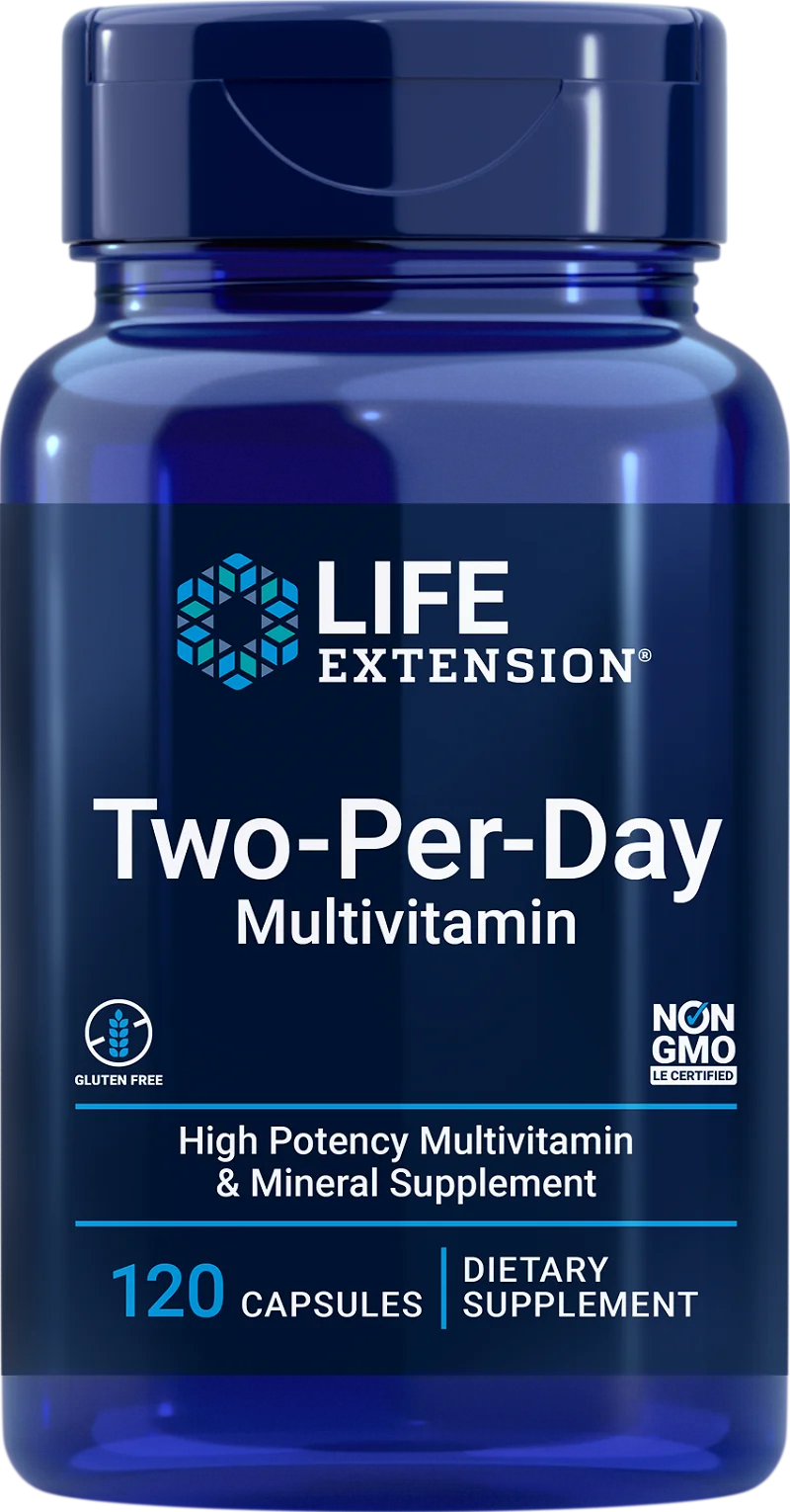 Life Extension Two-Per-Day Capsules; sininen muovipullo tekstillä "Life Extension Two-Per-Day Multivitamin", sisältää 120 kapselia; etiketti näyttää valkoista, sinistä ja kultaista typografiaa sekaisin lihavoituna ja tavallisena groteskikirjasimena; huomionarvoiset väitteet: muuntogeenitön, gluteeniton, tehokas ravintolisä; pullolla matta pinta; pelkistetty valkoinen tausta, tuote pystyssä, ei ihmisiä tai käsiä kuvassa.