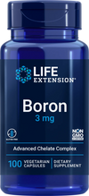 Life Extension Boron; sininen muovipullo kiiltäväpintaisena, lieriön muotoinen kierrekorkillinen; etiketissä vaihtelevia fonttikokoja ja -tyylejä, pääosin valkoista ja sinistä; luettavissa tuotenimi, annostus (3 mg), 100 kasviskapselia, gluteenittomuus, ei-GMO, ravintolisätiedot ja edistynyt kelaattikompleksi; neutraali tausta ilman ihmisiä tai muita esineitä.
