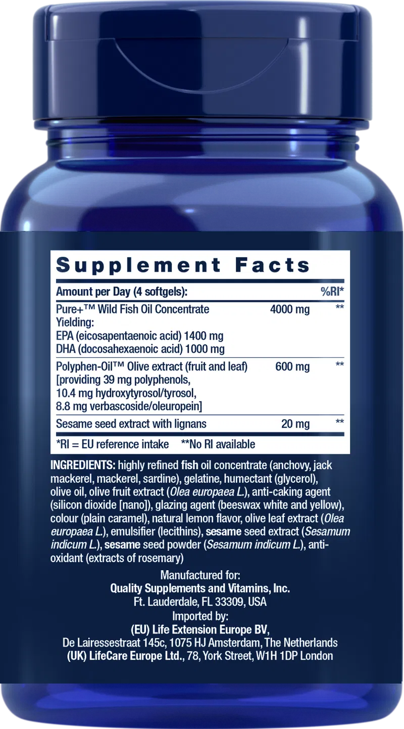 Life Extension Super Omega-3; sininen muovipullo kiertyvällä kiiltäväpintaisella etiketillä; etiketissä ravintosisältötaulukko ja ainesosat: villikalaöljytiiviste, seesaminsiemenuute, EPA, DHA, sesamiini, E-vitamiini; valmistaja- ja jakelijatiedot painettu etiketin alaosaan pienemmällä tekstillä; pelkistetty tasaisesti valaistu tausta, ei ihmisiä tai käsiä kuvassa, tavanomainen tuotekuva edestä.