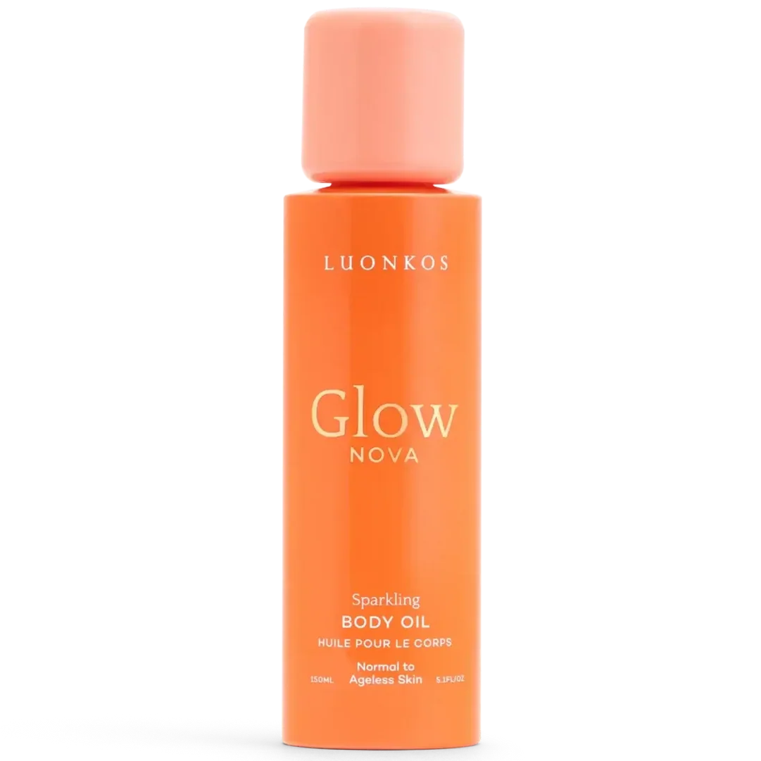 Luonkos Glow Nova Body Oil; oranssi muovipullo vastaavalla oranssilla kannella, lieriömäinen muoto, seisoo pystyssä valkoisella taustalla; pinta kiiltäväpintainen; etikettiteksti modernilla isoin kirjaimin kirjoitetulla fontilla: LUONKOS Glow Nova Sparkling Body Oil for normal to ageless skin, 150 ml; ei ihmisiä tai muita esineitä näkyvissä.