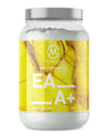 M-Nutrition EAA+ -aminohappojauhe, maku Sitruuna; valkoinen lieriömäinen muovipurkki mattapintaisella keltaisella etiketillä; teksti EA_A+ suurin kirjaimin, tasavälisin valkoisin pistein, sekä Lemon - Sitruuna ja 500g; valkoinen kierrekansi; kuvattu neutraalilla taustalla ilman ihmisiä.