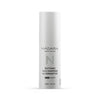 Madara Botanic Niacinamide Alternative 5in1 Serum; valkoinen pullo, jossa lukee MÁDARA Botanic Niacinamide Alternative 5 in 1 Serum, 30 ml, seisoo pystyssä valkoista taustaa vasten; pullo on sylinterinmuotoinen mattapinnalla ja yhteensopiva korkki; groteskiteksti on pystysuunnassa aseteltuna ja selkeästi luettavissa etuetiketissä; ei ihmisiä, käsiä tai muita esineitä näkyvissä.