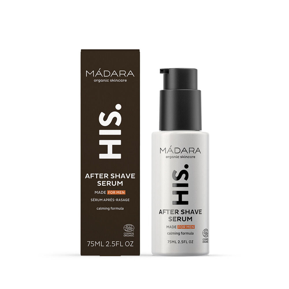 Pullo ja laatikko MÁDARA-luomukosmetiikan HIS After Shave Serum -tuotetta, joka on muotoiltu rauhoittavaksi, 75 ml. Valkoisessa pullossa on musta pumppu ja mattapinta, lieriömäinen muoto ja niukkaa mustaa typografiaa. Laatikon pinta on tummanruskea ja mattainen, valkoista ja oranssia pääteviivatonta tekstiä. Ihmisiä tai käsiä ei näy. Tausta on yksivärinen, tavanomainen tuotekuvan asettelu.