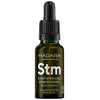Madara Plant Stem Cell Concentrate; tummanvihreä lasinen tiputinpullo, merkitty MÁDARA organic skincare Stm Plant Stem Cell Concentrate [Dragonhead] Collagen Matrix Resilience, edustaen edistynyttä kasvikantasoluteknologiaa, musta korkki ja tiputin; pullo on sylinterinmuotoinen kiiltäväpinnalla; etiketissä valkoista groteskitekstiä; ei ihmisiä tai käsiä näkyvissä; tausta vaalea ja yksivärinen, kuva on tuotekuva.