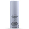 Madara Retinol Alternative Plant-Powered Eye Serum; sylinterinmuotoinen pullo MÁDARA Retinol Alternative Plant-Powered Eye Serum -tuotetta, 15 ml, pelkistetty vaaleanharmaa muotoilu ja luonnollista kasviperäisyyttä kuvaava teksti etupuolella; materiaali vaikuttaa mattapintaiselta muovilta; pääasiallinen typografia groteskia mustalla ja vihreällä; ei käsiä tai ihmisiä näkyvissä; tuote kuvattu valkoista taustaa vasten keskitettynä, koko tuote näkyvissä.