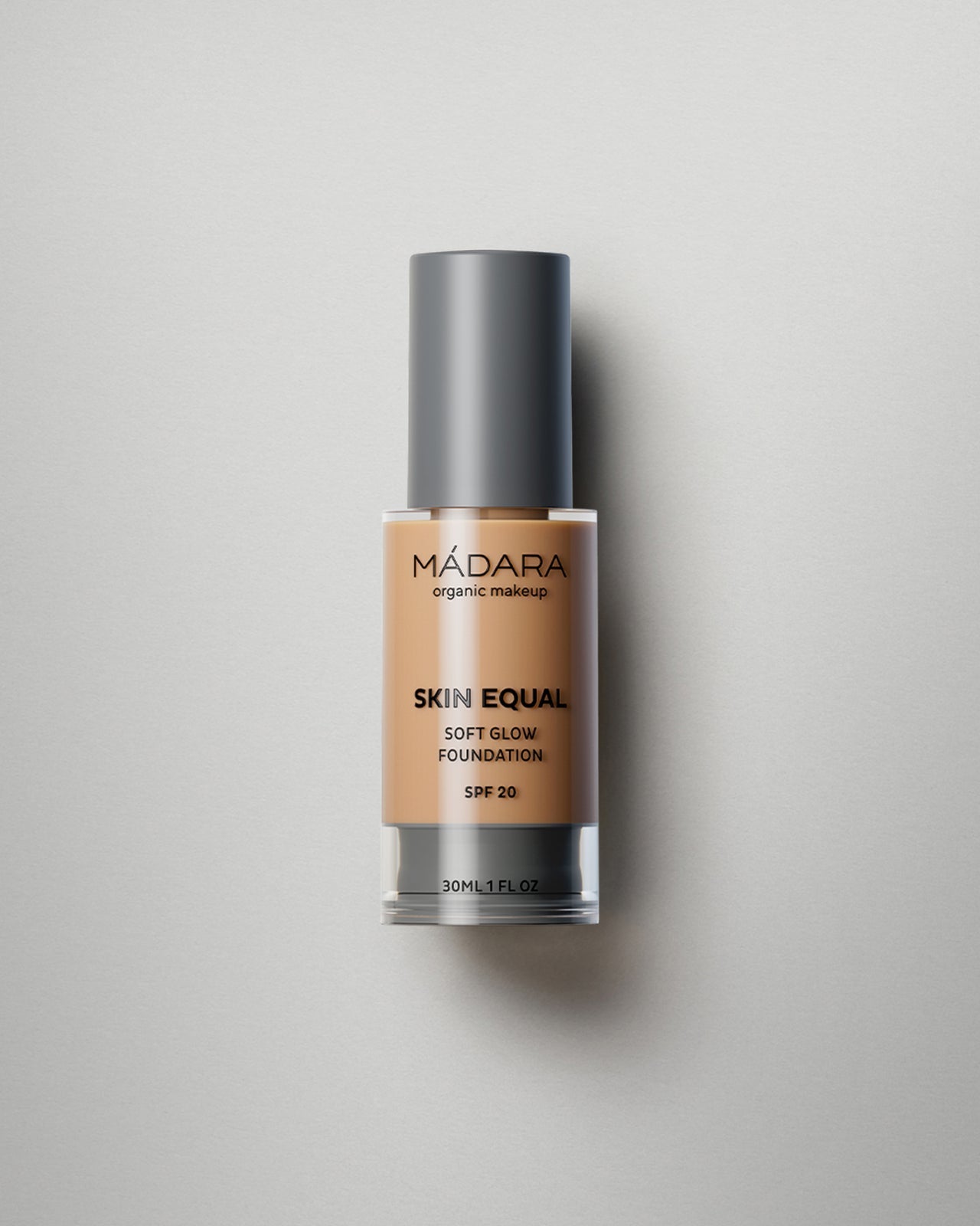 Madara Skin Equal Meikkivoide Sand SPF20 pumppupullossa, uusi pakkaus