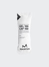 Maurten Gel 100 CAF 100 (12-pack), valkoinen pussi merkitty "Maurten Hydrogel Sports Fuel Gel 100 CAF 100", esittelee hydrogeeliteknologiaa, ainesosat ja kofeiinipitoisuus lueteltu mustalla tekstillä etusivulle; suorakulmainen pussi rypytetyin reunoin ja repäisyavauksella yläosassa; pakkaus mattapintainen; groteskinen musta typografia kaikessa näkyvässä etikettitekstissä; tausta valkoinen, ei ihmisiä eikä esineitä näkyvissä; kuva suoraviivainen lähikuva pussin etuosasta.