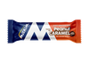 Maxim Soft Protein Bar Peanut Caramel; maapähkinä-karamelli-proteiinipatukka sini-valko-oranssissa pakkauksessa; kääre on suorakulmainen kiiltäväpinnalla; luettavassa tekstissä lukee "Soft Protein Bar", "Peanut Caramel", "No Added Sugar", "16g Protein"; tuote kuvattu neutraalilla taustalla, ei ihmisiä tai käsiä näkyvissä, näkyy vain patukka pakkauksessaan.