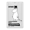 Moomin Alkoholiton Antibakteerinen Käsisuihke; valkoinen mattapintainen lieriömäinen suihkepullo suihkesuuttimella; etuosassa mustaviivainen kuvitus silinterihattua käyttävästä Muumihahmosta; luettava etiketti: MOOMIN Antibakteerinen Spray Alkoholiton 20ml - 225 Spray; yksinkertaista groteskityypografiaa enimmäkseen isoin kirjaimin; vaalea tausta, ei ihmisiä tai käsiä; suoraviivainen tuotekuva.