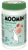 Moomin® Monivitamiini Tropical; pullo Muumi Monivitamiini Tropical -tabletteja, etiketissä sarjakuvahahmo, mansikka- ja persikkakuvia, vihreä korkki ja teksti gluteenittomuudesta, laktoosittomuudesta ja maidottomuudesta; valmistettu Suomessa trooppisin makuaromein lapsille; pakkaus kiiltävää muovia pyöristetyin reunoin ja painetulla lihavoidulla groteskietiketillä; ei ihmisiä tai käsiä, tasainen tausta, pelkkä tuotekuva.