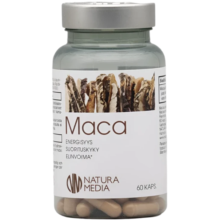 Natura Media Maca; valkoinen sylinterinmuotoinen muovipullo vihreällä kierrekorkilla; mattapintaisessa etiketissä realistisia kuvia kuivatuista maca-juurista sekä tiivistä suomenkielistä tuotetietoa; etiketti käyttää yksinkertaista musta-vihreää groteskikirjasinta; numero "60" ilmaisee kapselimäärän; neutraali vaalea tausta, ei ihmisiä tai käsiä; pullo sisältää 60 kasvikapselia.