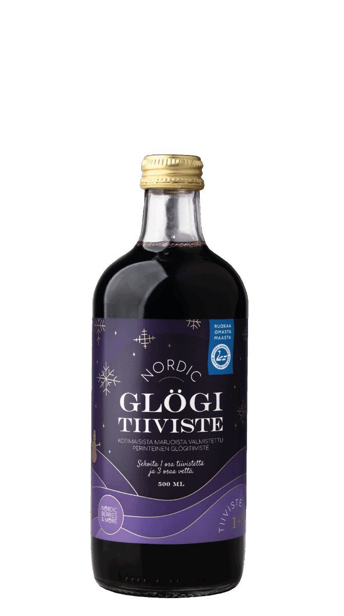 Nordic Berries & More Nordic Glögitiiviste; kirkas lasipullo kultaisella korkilla, täytettynä tummalla nesteellä; runko lieriömäinen ja kiiltäväpintainen; violetti mattaetiketti lihavoitua valkoista groteskitekstiä Nordic Glögi Tiiviste, lumihiutale- ja tähtikuvituksin; ei muuta näkyvää pakkausta, ihmisiä tai käsiä; neutraali tausta tasaisessa valaistuksessa, tavanomainen tuotekuva.