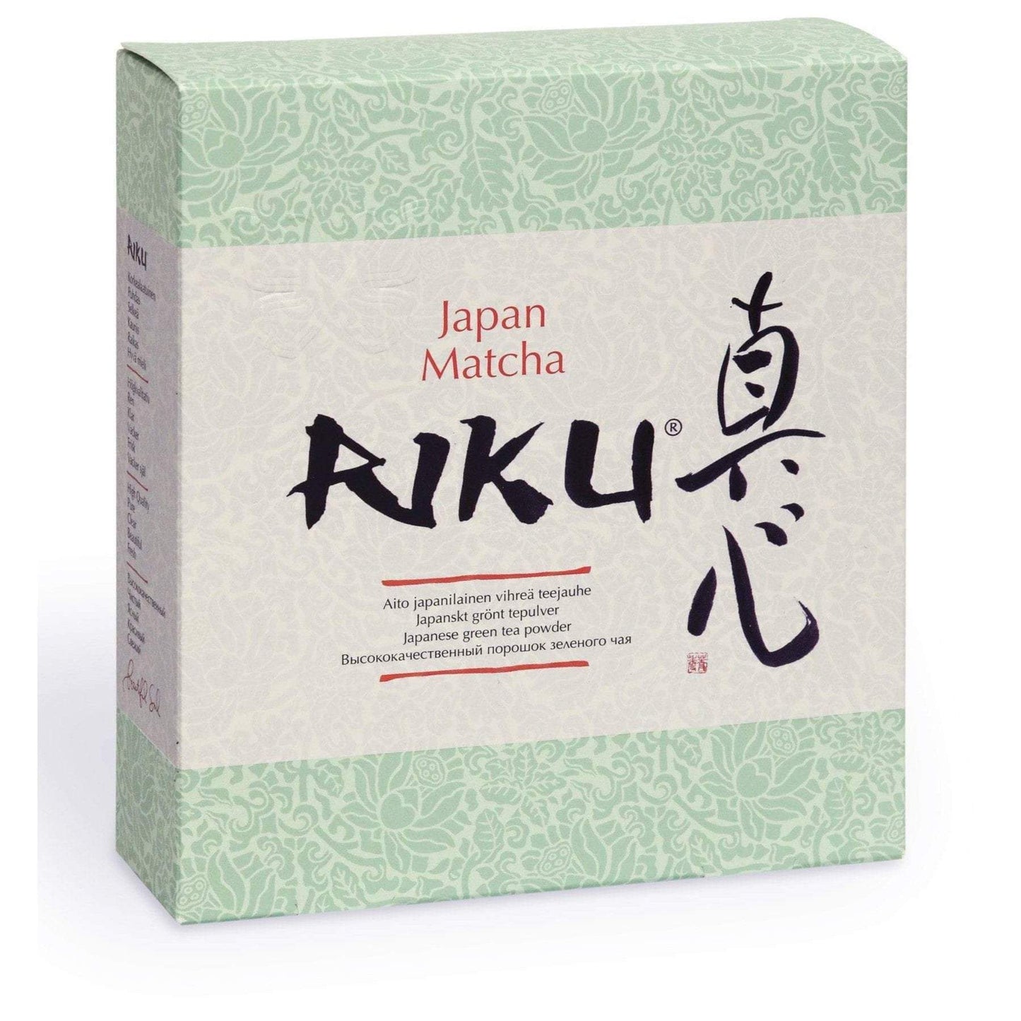 Nordqvist Riku Matcha Teejauhe; vihreä suorakaiteen muotoinen pahvipakkaus mattapinnalla; etuosassa teksti AIKU Japan Matcha lihavoiduin valkoisin ja kultaisin kirjaimin, japanilaisia kanji-merkkejä ja pienikokoista monikielistä tuoteselostetta; kuvattu valkoisella taustalla ilman ihmisiä tai käsiä.