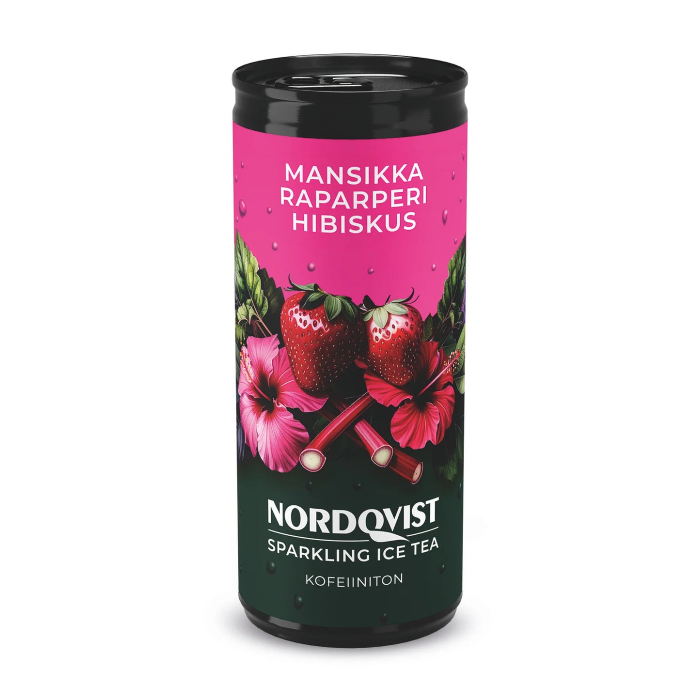Nordqvist Sparkling Ice Tea Mansikka-Raparperi-Hibiskus: tölkki eloisin mansikka-, raparperi- ja hibiskuskukkakuvituksin tyylikkäällä pinkki-mustalla etiketillä; teksti "Mansikka Raparperi Hibiskus" ja "Kofeiiniton"; sylinterimäinen alumiinitölkki mattapinnalla; pääväreinä pinkin, punaisen, vihreän, valkoisen ja mustan sävyt; lihavoitu versaaligroteskikirjasin tuotenimelle; ei ihmisiä tai käsiä näkyvissä, tausta yksinkertainen tuote keskitettynä.