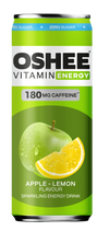 OSHEE Energy Drink Apple & Lemon Zero; vihreä OSHEE Vitamin Energy Apple-Lemon -kuohuva energiajuomatölkki, sylinterin muotoinen kiiltopinnalla; etiketissä kuva vihreästä omenasta ja sitruunaviipaleesta; tuotenimi lihavoidulla groteskikirjasimella; luettavissa ”180 mg caffeine” ja ”zero sugar”; ei ihmisiä tai käsiä; neutraali tausta, tuote pystyssä keskitettynä kuvaan.