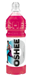 OSHEE Isotonic Raspberry 6-pack; pullo vaaleanpunaista OSHEE-urheilujuomaa vadelman maussa, etiketissä koripalloilija sekä tehostettu nesteytys aktiiviseen elämäntapaan; kirkas muovipullo mattapinnalla, lieriömäinen muoto ja uritettu kierrekorkki; kiiltävässä painetussa etiketissä kuva liikkeessä olevasta koripalloilijasta; sana ”OSHEE” lihavoiduin, tikkukirjasin versaalikirjaimin; tausta tasainen valkoinen, ei ihmisiä tai käsiä kuvassa; puhdas studiotuotekuva.