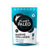 Planet Paleo Marine Collagen; sininen-valkoinen uudelleensuljettava Planet Paleo Marine Collagen -pussi, sisältää tyypin 1 kollageenia luonnonvaraisesta kalasta pyydettynä, 30 annosta; mattapintainen, joustavaa muovia, pystyssä oleva suorakulmainen muoto; pakkauksessa selkeä tuotenimi lihavoidulla groteskifontilla, pienempää kuvaavaa tekstiä, sertifiointilogoja sekä aaltokuvitus; ei taustaelementtejä tai ihmisiä näkyvissä.