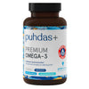 Puhdas+ Premium Omega-3 -pullo; sylinterimäinen, valkoinen ja mattapintainen muovipullo kierrekorkilla; sinisessä etiketissä valkoista tekstiä sekä näkyviä sertifiointi- ja kestävyysmerkkejä etupuolella selkeällä tekstausvapaalla kirjasimella; kuvattu yksiväristä taustaa vasten keskitettynä, ei ihmisiä tai käsiä näkyvissä.