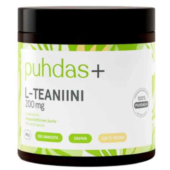 Puhdas+ L-Teaniini 200 mg; astia Puhdas+ L-Teaniini 200 mg -ravintolisää valkoisella ja vihreällä etiketillä, jossa keskeisiä tuotetietoja kuten 100 annosta ja 100 % vegaaninen koostumus; astia lieriömäinen mattavalkoisella muovipinnalla ja groteskityyppografialla; etikettisuunnittelussa vihreitä geometrisiä nauhoja; tausta tasainen valkoinen, kuva suoraan edestä, ei ihmisiä tai käsiä.