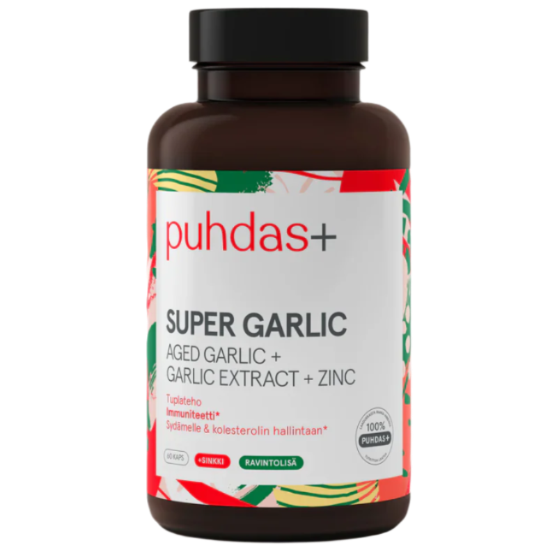 Puhdas+ Super Garlic; ruskea pullo valkoisella korkilla mattapinnalla ja lieriömäisellä muodolla; etiketissä teksti ”puhdas+ SUPER GARLIC AGED GARLIC + GARLIC EXTRACT + ZINC” lihavoidulla groteskifontilla; taustalla erillisiä vihreitä, vaaleanpunaisia ja punaisia muotoja valkoisella pinnalla; ei ihmisiä tai käsiä kuvassa.