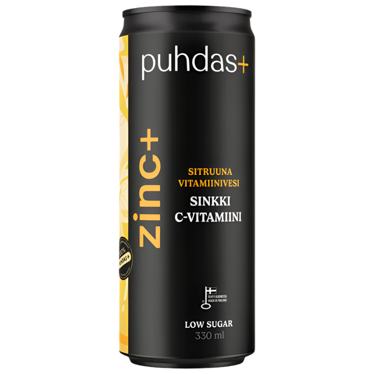 Puhdas+ Zinc+ Vitamiinivesi; musta 330 ml:n tölkki, jossa lukee puhdas+ zinc+, keltaisin ja valkoisin yksityiskohdin; sylinterinmuotoinen tölkki on mattapintainen; groteskitypografiaa käytetään kontrastissa valkoisella ja keltaisella pääteksteissä, joissa lukee Sitruuna Vitamiinivesi, Sinkki, C-Vitamiini ja Low Sugar; kuvassa vain tuote, ei ihmisiä tai muita taustaelementtejä näkyvissä.