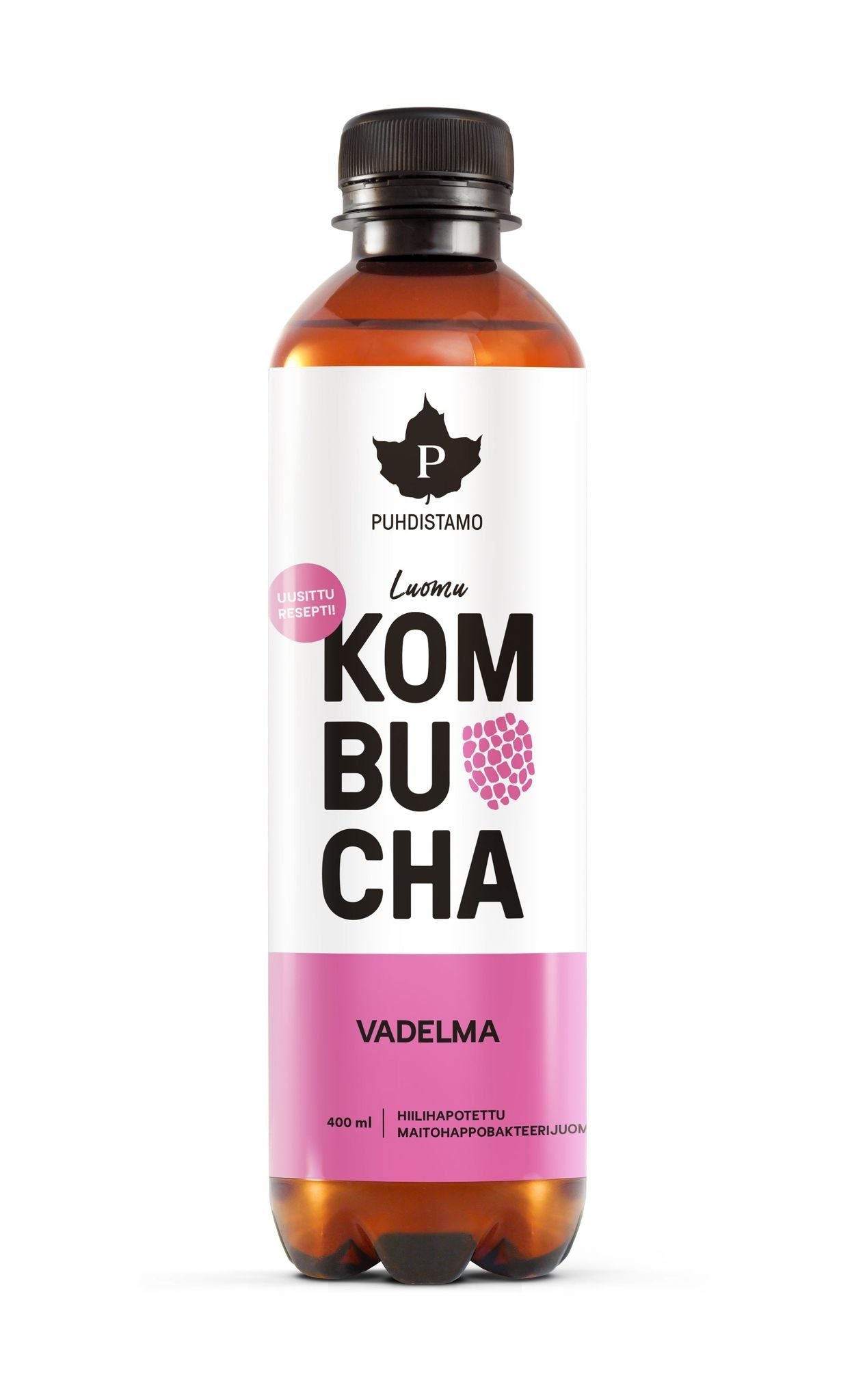 Puhdistamo Luomu Kombucha Vadelma; pullo valkoisella ja vaaleanpunaisella etiketillä, jossa värikäs vadelmakuvitus ja lihavoitu musta teksti; pullo kirkasta lasia, sileä ja kiiltäväpintainen, muodoltaan sylinterimäinen; etiketissä tuotenimi ja makutieto; tausta valkoinen, ei ihmisiä eikä käsiä näkyvissä; 400 ml pullo sisältää luomuvadelmakombuchaa.