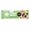 Vihreä ja beige Puhdas Snack -patukan kääre, jossa kuvia suklaanpaloista ja manteleista; pakkaus suorakaiteen muotoinen mattapinnalla; tekstissä tuotenimi, luomuraaka-aineet, kaakaonmaku ja 12 % proteiinipitoisuus selkeällä, modernilla groteskikirjasimella; ei ihmisiä tai käsiä näkyvissä; tausta valkoinen; kuva otettu suoraan ylhäältä tavanomaisena tuotekuvana.