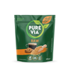 Pure Via Raw; vihreä-oranssi 200 g:n makeutuspussi, kuvissa kahvia, keksejä ja mittalusikallinen makeutusainetta; kasviperäinen ja vähäkalorinen pakkaus on uudelleensuljettava; mattapintainen muovipussi pyöristetyin reunoin ja vetoketjusulkimella yläosassa; valkoista groteskitekstiä brändinimestä ja tärkeimmistä tiedoista; tuote yksivärisellä valkoisella taustalla ilman ihmisiä tai rekvisiittaa.