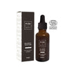 Pure=Beauty Balance Booster, ruskea lasinen tippapullo tekstillä pajusta ja levästä pakkauksensa vieressä; ECOCERT Cosmos Organic -logo näkyy pullon oikealla puolella; valkoinen suorakaiteen muotoinen pakkaus vähäisellä mustalla tekstillä ja vihrein korostuksin; sekä etiketti että pakkaus mattapintaisia; tausta neutraali, ei ihmisiä näkyvissä, lähikuva tuotteesta.