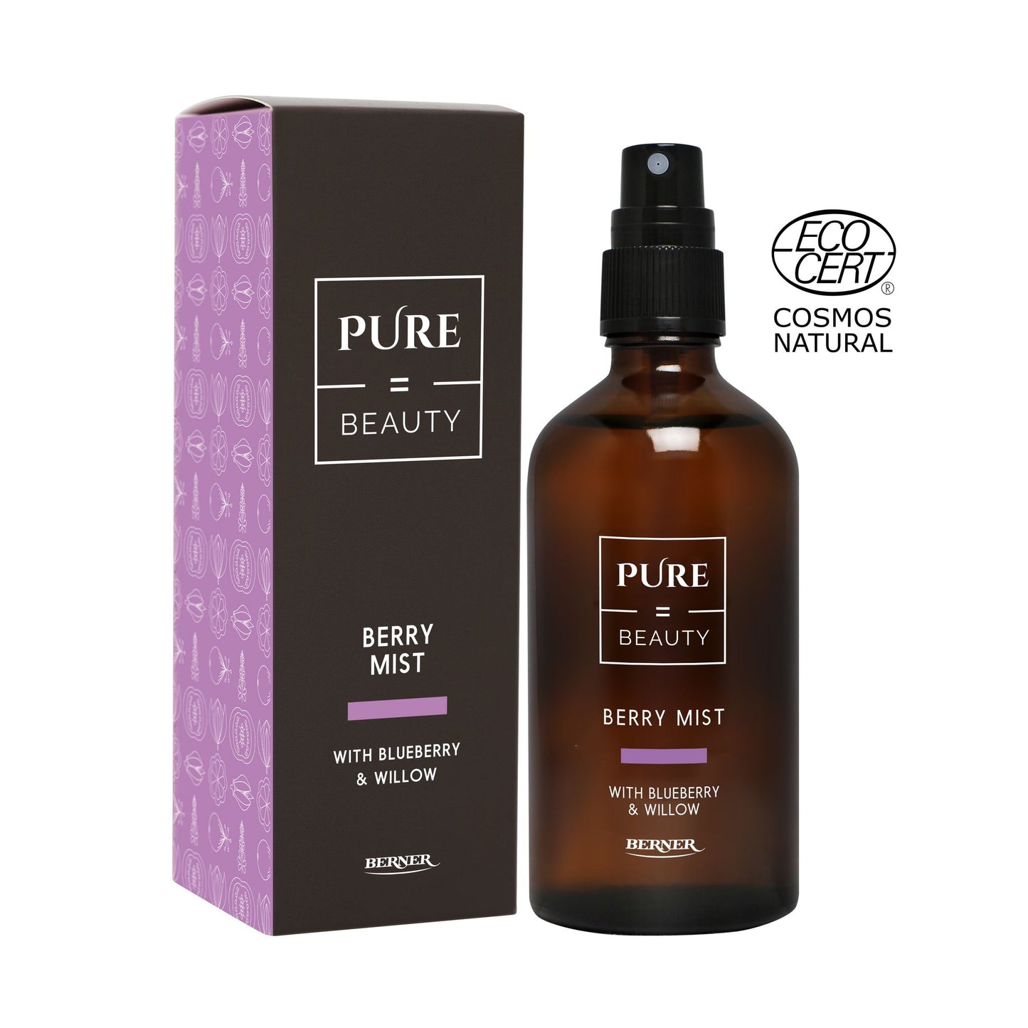 Pure=Beauty Berry Mist, ruskea suihkepullo tekstillä PURE=BEAUTY Berry Mist vierellä olevan pakkauksen kanssa; molemmat mattapintaisia ja suorakaiteen muotoisia; etiketin teksti mainitsee mustikan ja pajun ainesosina; ECOCERT Cosmos Natural -sertifikaattilogo näkyy oikealla puolella; tasokuva yksinkertaista taustaa vasten, ei ihmisiä näkyvissä.
