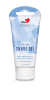 RFSU Intim Shave Gel; sininen ja valkoinen tuubi tekstillä ”INTIM SHAVE GEL”, tarkoitettu ihon suojaamiseen ja herkälle iholle sopivaan parranajoon, alaosassa merkintä ”NO PERFUME”; brändi rfsu tunnetaan hellävaraisesta ihonhoidosta; tuubi lieriömäinen valkoisella läppäkorkilla, sileää muovia puolikiiltävällä pinnalla; groteskitekstiä eri painoina sinisenä, mustana ja vaaleanpunaisena; tuote pystyssä neutraalia taustaa vasten, ei ihmisiä tai rekvisiittaa.