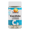 Sana-sol Kalsium + Magnesium & D-vitamiini -pullo, 120 tablettia; valkoinen, kiiltäväpintainen muovipullo sinisellä korkilla; sinisessä ja valkoisessa etiketissä sitruunanviipalekuvitus sekä lihavoitua tekstausvapaata tekstiä, osin norjaksi; valkoisia soikeita tabletteja näkyvissä pullon vieressä yksiväristä pintaa vasten, ei ihmisiä tai käsiä näkyvissä.