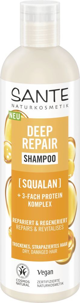 Sante Deep Repair Shampoo; pullo shampoota skvalaanilla ja ravitsevalla proteiinikompleksilla, suunniteltu kuiville, vaurioituneille hiuksille; etiketissä korostetaan vegaanisuutta ja sertifioitua luonnonkosmetiikkaa; muovipullo pumppukorkilla, pääosin valkoinen mattapinnalla värillisin korostein; etiketissä selkeää groteskikirjasinta; tuote kuvattu vaalealla taustalla, ei ihmisiä näkyvissä.