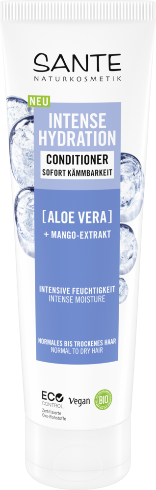 Sante Intense Hydration Hoitoaine; tuubi aaloe veralla ja mangouutteella, suunniteltu normaaleille tai kuiville hiuksille; tuubi on valkoinen mattapinnalla, esittää sinisiä vesikuplakuvituksia, tuotetiedot saksaksi ja rivin symboleja alaosassa; groteskitypografia; pakkaus pystyasennossa vaalealla taustalla, ei ihmisiä tai käsiä näkyvissä kuvassa.