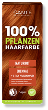 Sante Kasvihiusväri Natural Red; laatikko Sante-luonnonkosmetiikan 100 % kasvipohjaista hiusväriä sävyllä Naturrot (luonnonpunainen) hennalla, merkitty vegaaniseksi, luomuksi ja sertifioiduksi luonnonkosmetiikaksi; suorakulmainen pahvilaatikko mattapinnalla, pääväreinä vihreä ja punaruskea; suuri kuva punaruskeista hiuksista täyttää suuren osan taustasta; valkoinen groteskiteksti listaa tuotetiedot etupaneelissa; ei ihmisiä tai muita esineitä näkyvissä.