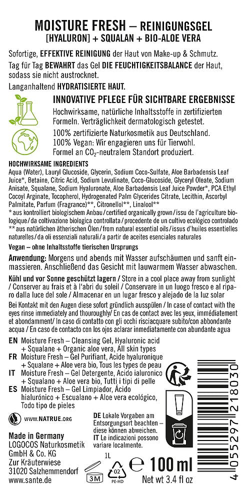Sante Moisture Fresh Puhdistusgeeli; etiketti 100 ml:n puhdistusgeelille hyaluronilla, skvalaanilla ja luomu-aaloe veralla; pullo on sylinterinmuotoinen muovia mattavalkoisella pinnalla; etiketissä mustaa groteskitekstiä eri kirjasinkoin valkoisella pohjalla; ainesosat, käyttöohjeet ja tuoteominaisuudet kuvattu saksaksi; ei ihmisiä tai käsiä näkyvissä; neutraali tausta, keskikokoinen lähikuva.