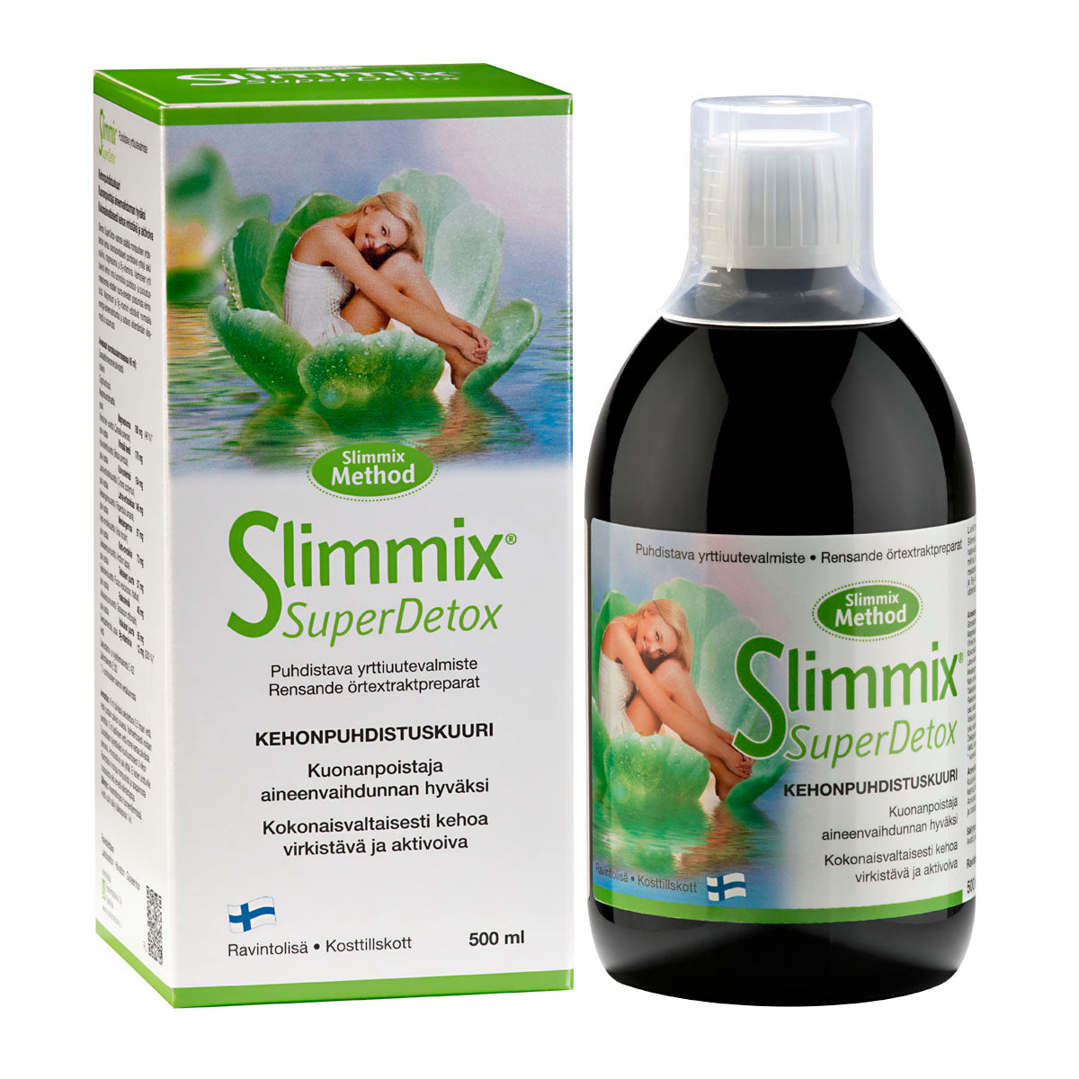Slimmix SuperDetox; pullo ja laatikko ravintolisää, vihreä-valkoiset etiketit mattapinnalla; molemmissa pakkauksissa värikuva naisesta, joka halaa polviaan istuen vihreällä lehdellä; tuotenimi lihavoidulla groteskikirjasimella; tausta valkoinen, kuva otettu edestäpäin ilman ihmisiä tai käsiä; suomalainen tuote on suunniteltu puhdistus- ja detox-rutiinien tueksi.
