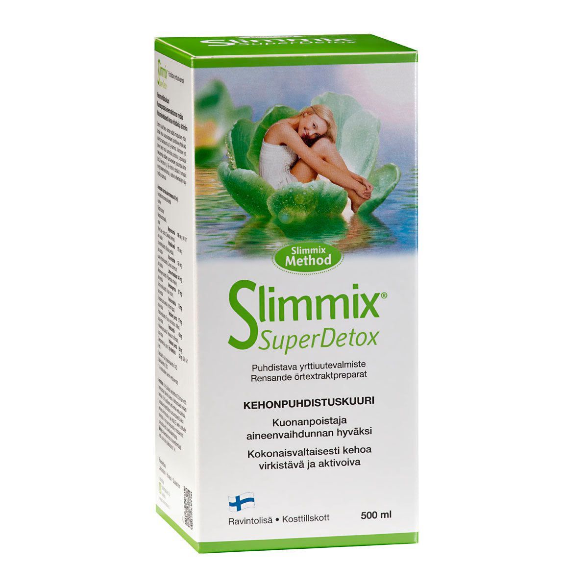 Slimmix SuperDetox; laatikko suomalaista yrttipohjaista detox-juomaa luonnollista puhdistusta varten; pakkaus on vihreä-valkoinen mattapinnalla, suorakulmainen, kuvassa nainen istumassa lootuksenlehdellä; groteskitypografia tuotenimessä ja tiedoissa; pieni Suomen lippukuvake etuosassa; ei ihmisiä tai käsiä näkyvissä, tausta yksivärinen.